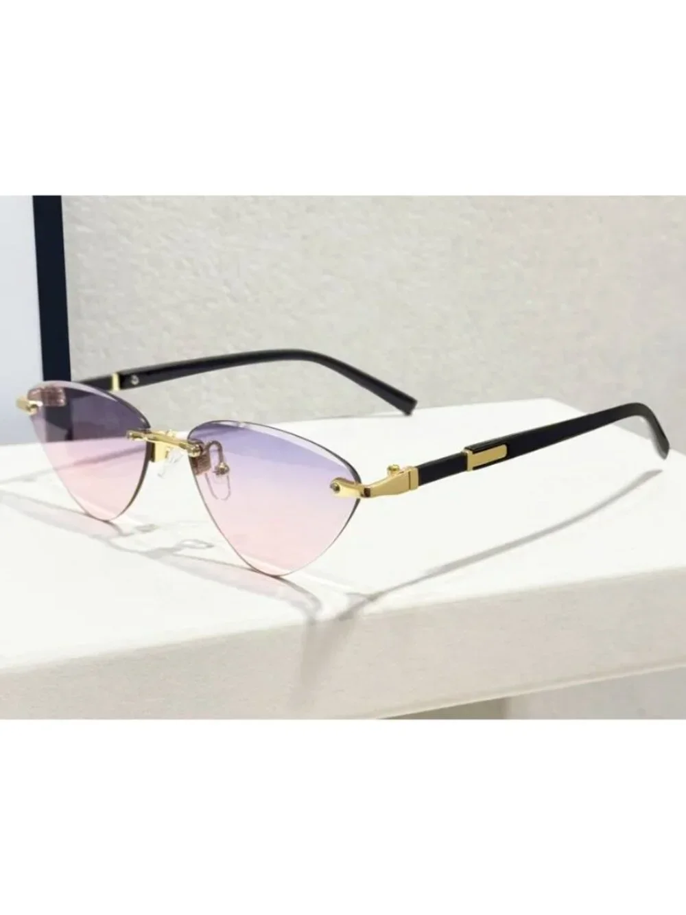 Cat Eye Retro Triangle Gradient Purple to Pink Lens Sunglasses Gold & Black Arm